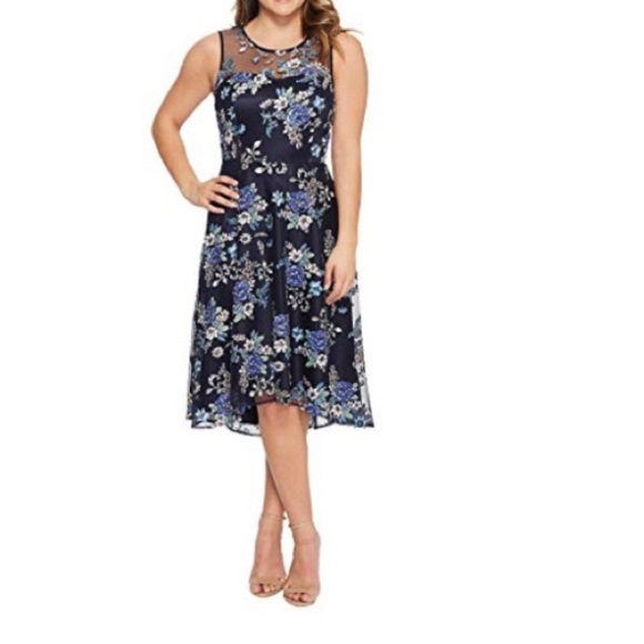 Tahari Dresses & Skirts - Tahari by ASL Petite Applique Party Dress.